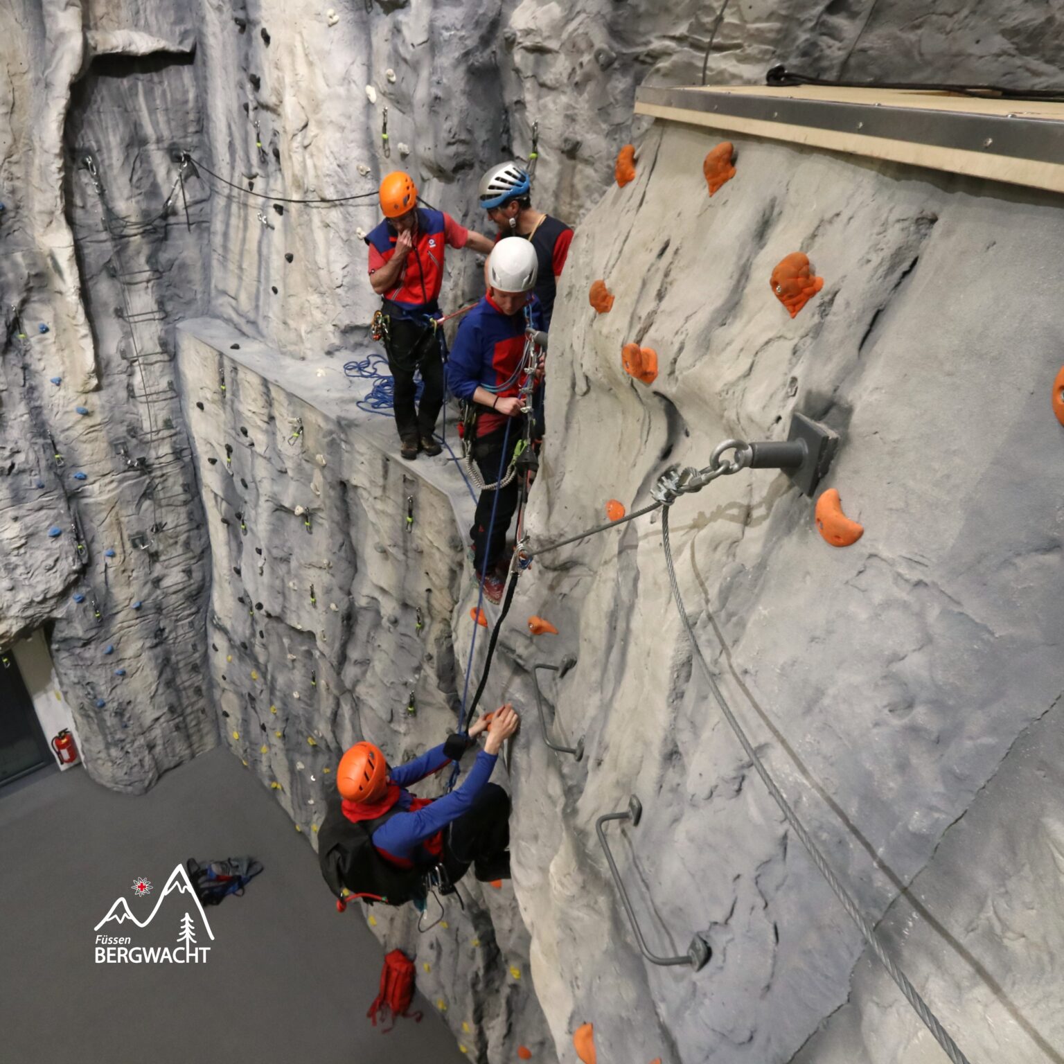 Bergwacht Füssen stimmt sich auf die Klettersteigsaison ein